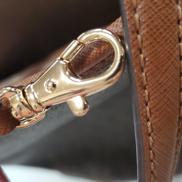 Authentic MK tote brown classic style - Picture 10 of 10